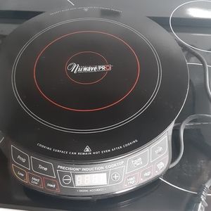 Nuwave Pro with 2 different size pans.